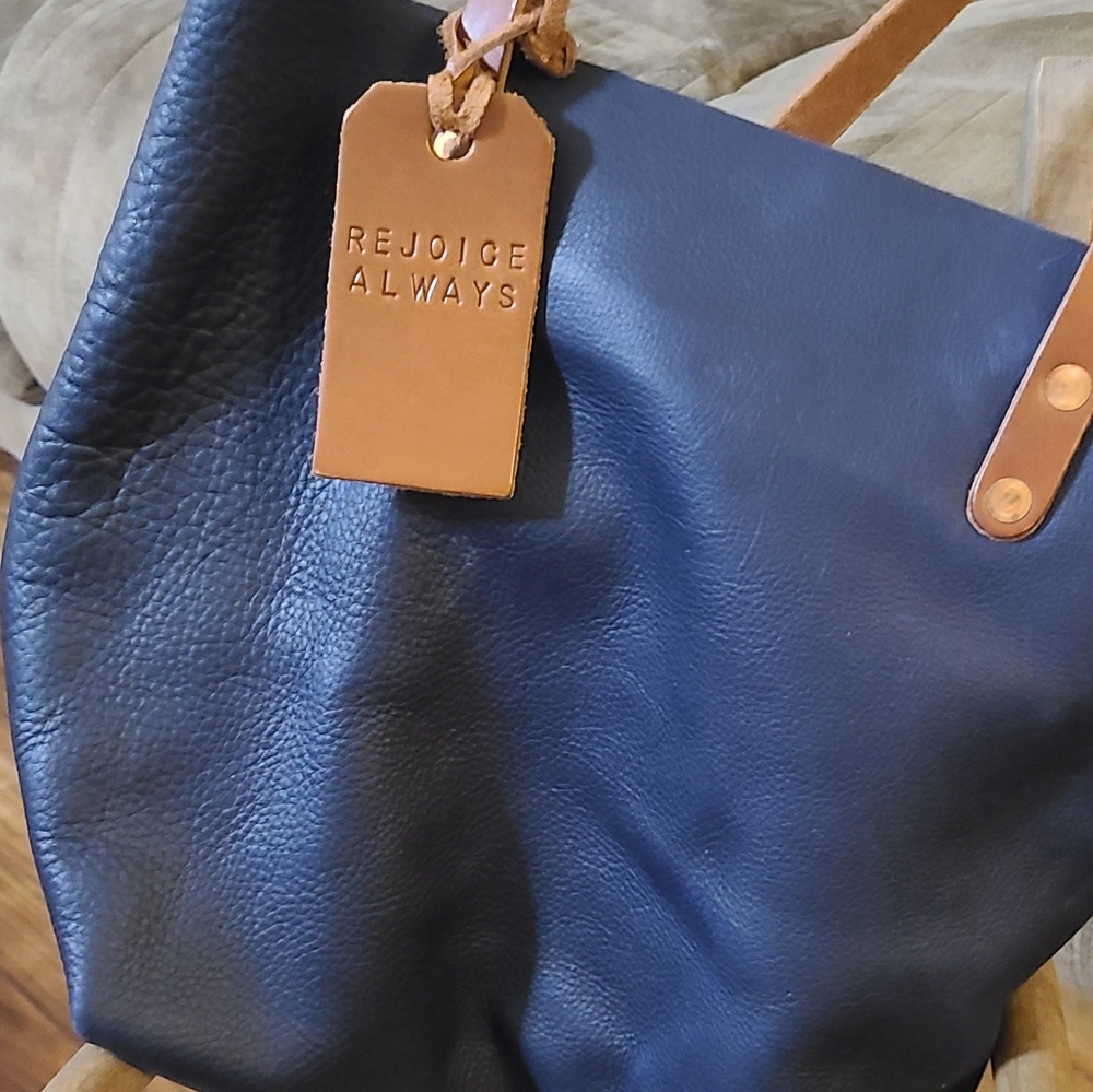 Kmm navy tote not stiff